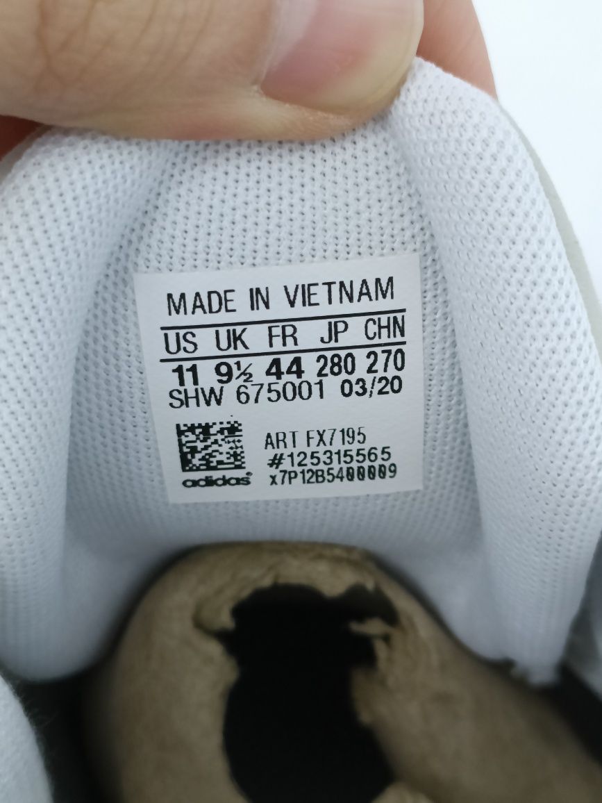 Adidas Falcon номер 44 код 56A