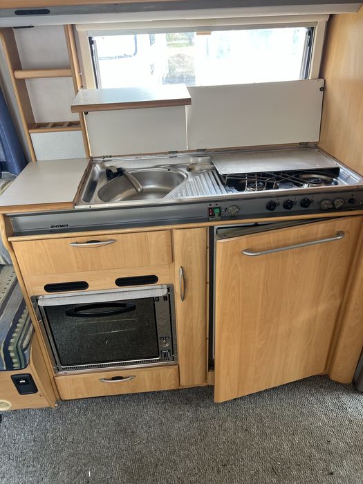 HYMER Swing pt 4/5 persoane an 2005 cu doua zone