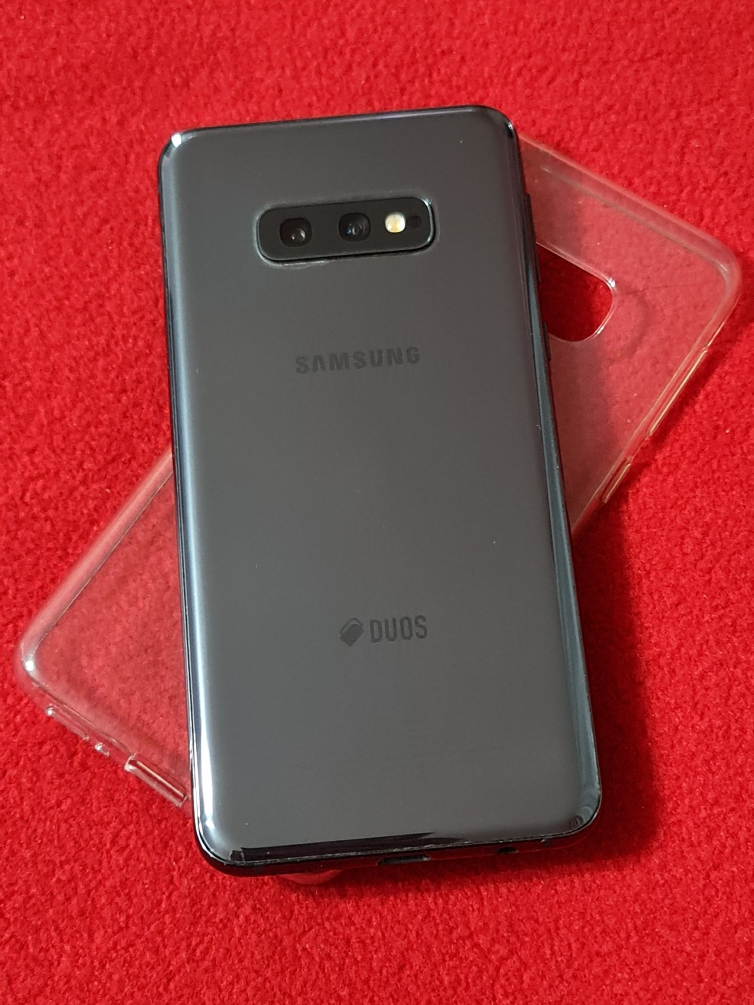 Samsung Galaxy S10e Black 128Gb, Liber, Folie Sticla, Husa silicon.