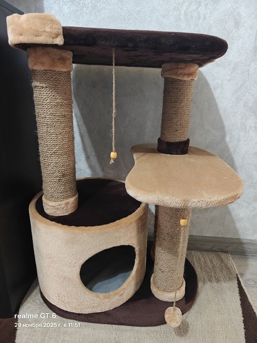 Когтеточка с домиком б/у