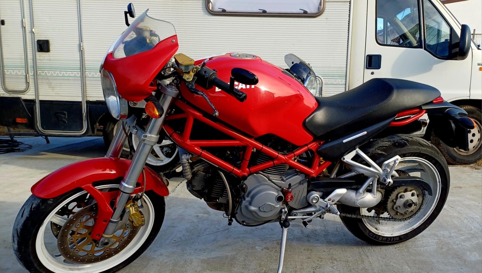 Vând Ducati S2R 800