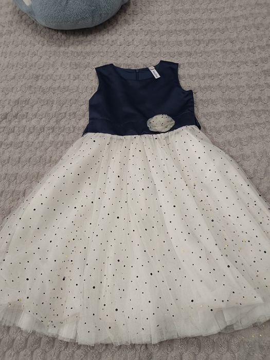 Нарядное платье на девочку