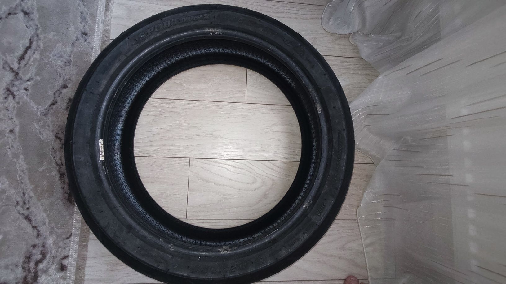 Anvelope moto set față - spate (cauciuc) 120/70/17 și 180/55/17