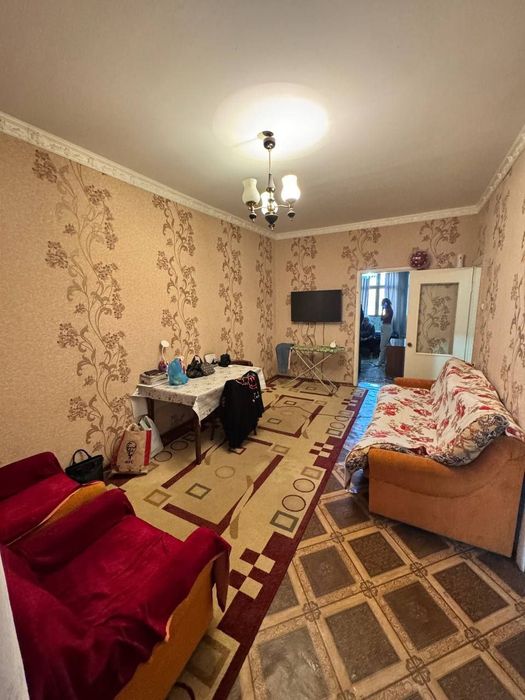 Продаю квартиру  Яшнабад район  ор Кадышева Базар 55000уе
55,00
Район: