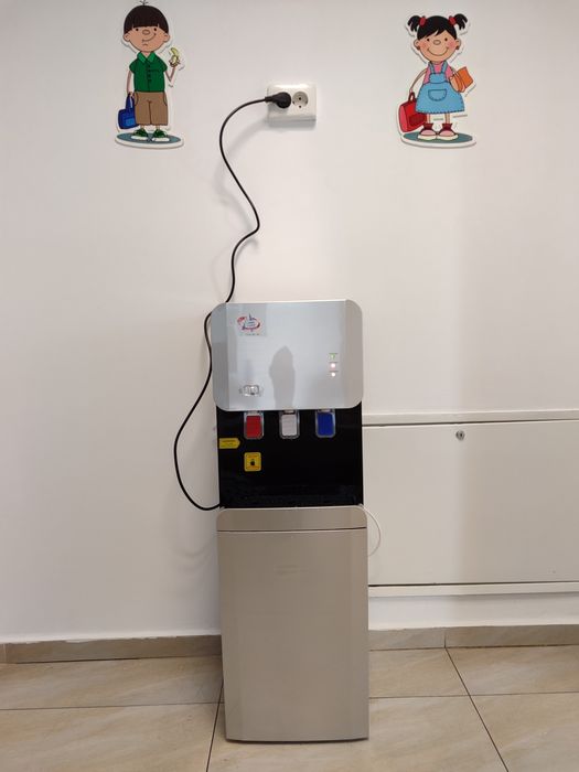 Purificator apa cu filtre racordat la retea