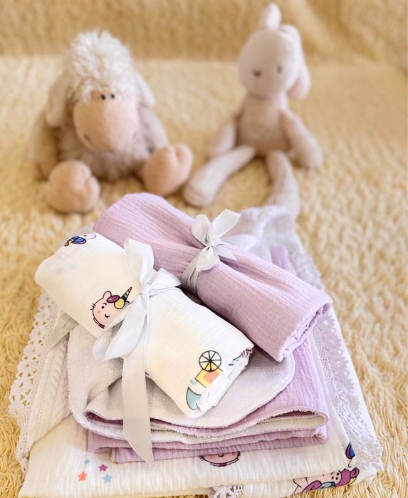 Комплекты для новорожденных.Ручной работы.