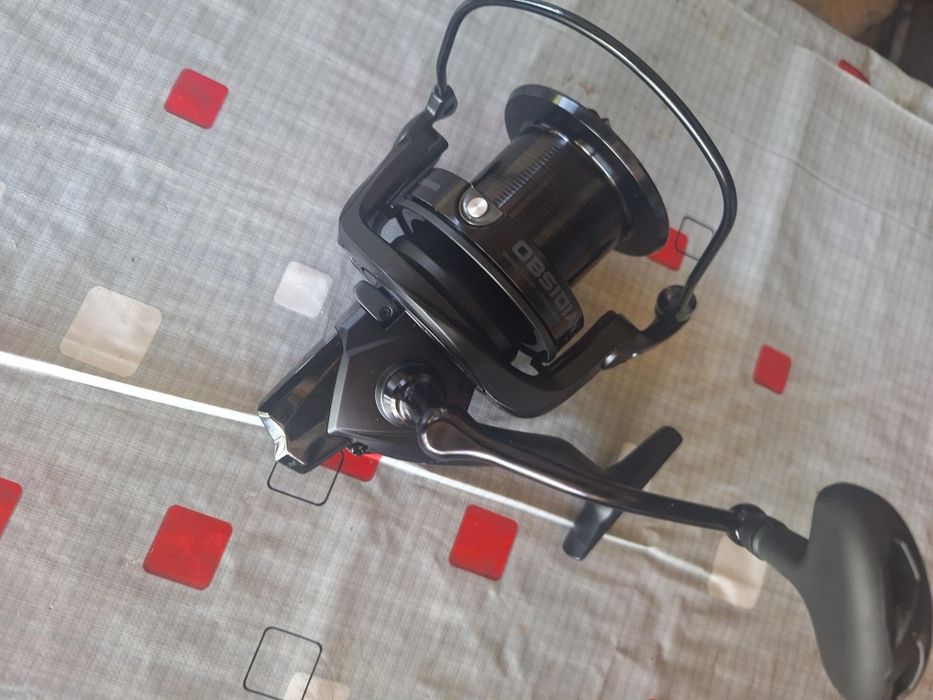 Vând mulinete Okuma Obsidian