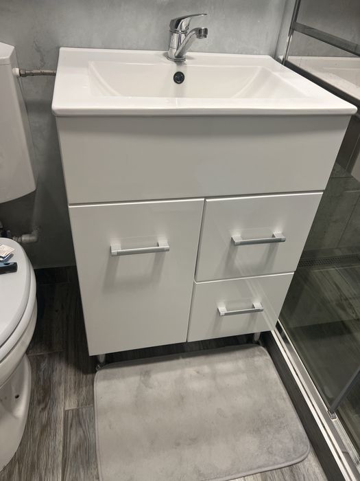 Vând mobilier de baie
