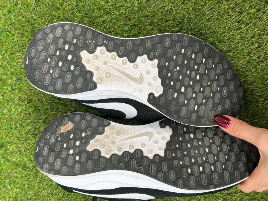 Маратонки Nike Revolution 5