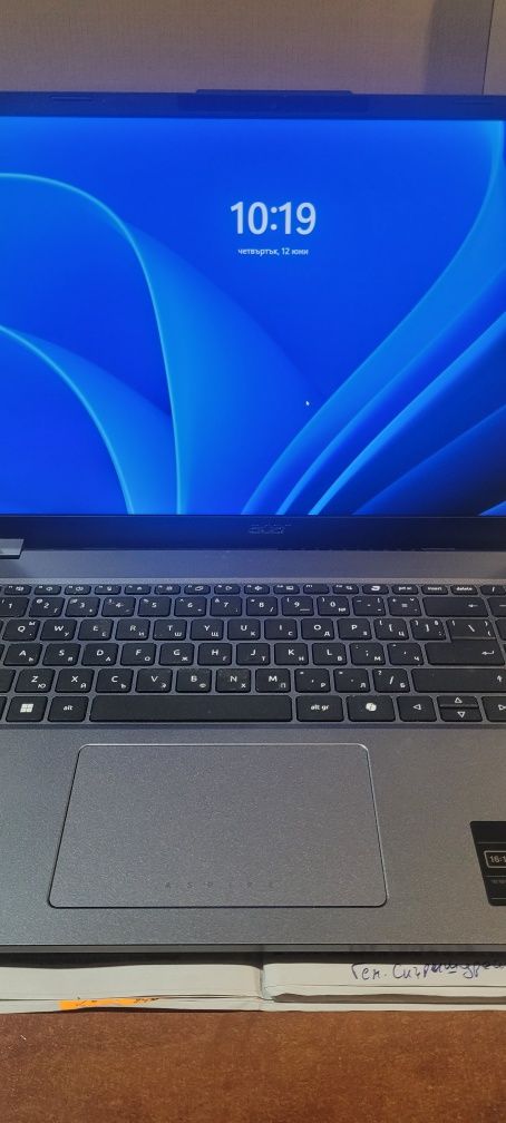 Лаптоп acer в гаранция!!!