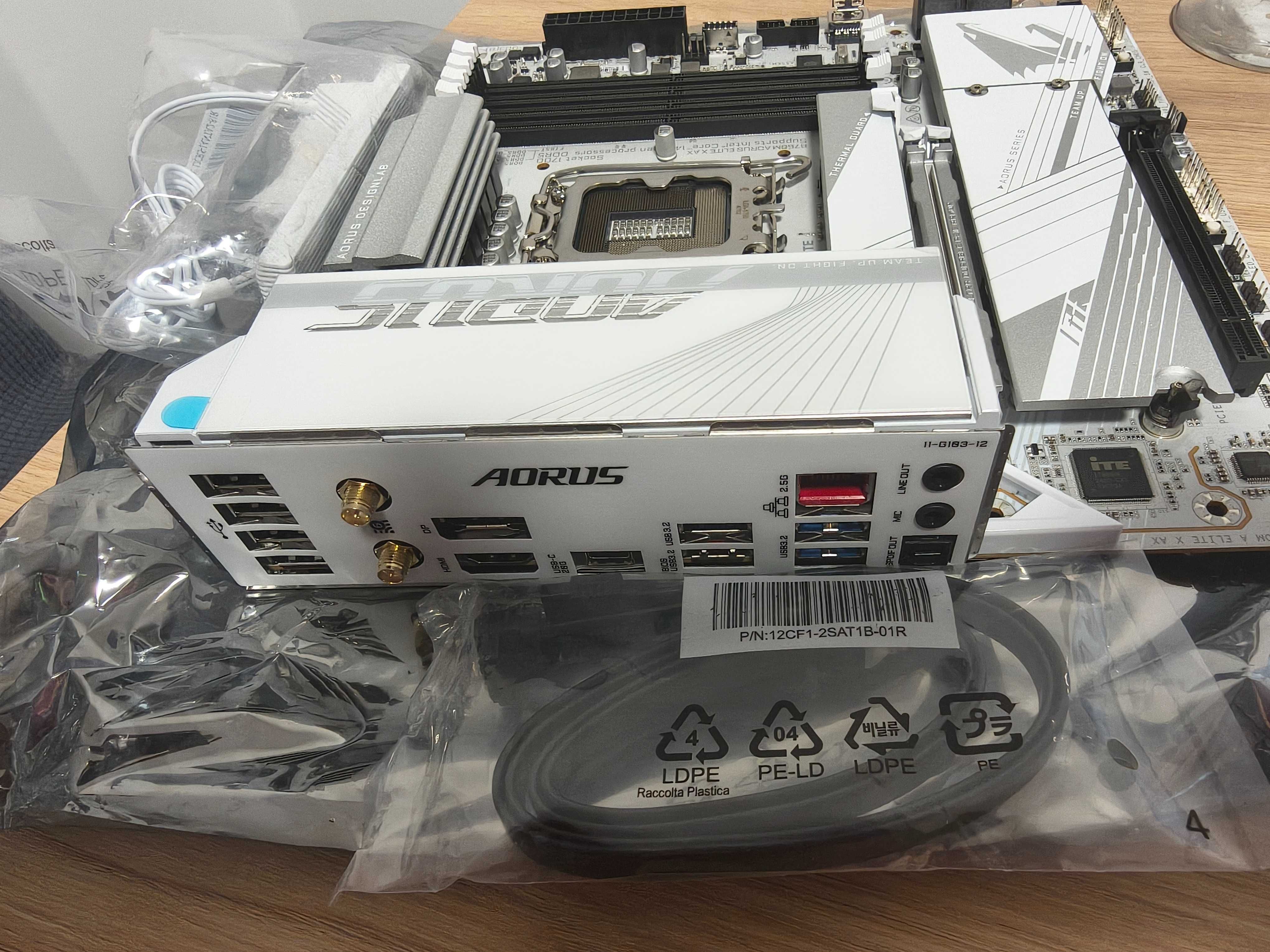Дъно GIGABYTE B760M AORUS Elite X AX - сокет LGA1700