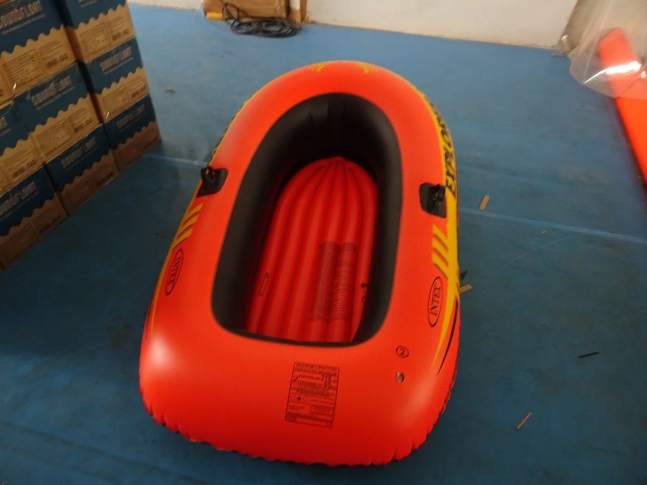 Аренда туристическая Надувная лодка Intex Explorer 200 (с вёслами и на