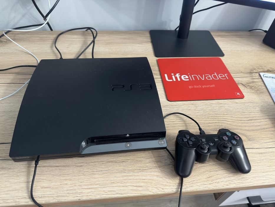 Продам прошитую PlayStation 3 Slim 320gb 11 игр