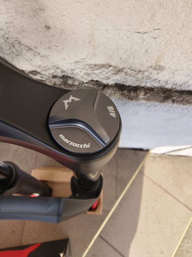 27.5-170mm Marzocchi Bomber Z1 Grip 15х110 Enduro Вилка Ендуро 2023