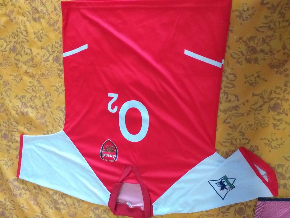 5 Tricou fotbal: T.Henry/Bayern/Fc Liverpool/Arsenal/Croatia,Euro 2004