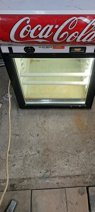 Продам маленький холодильник для напитков . Бывший в употреблении,.