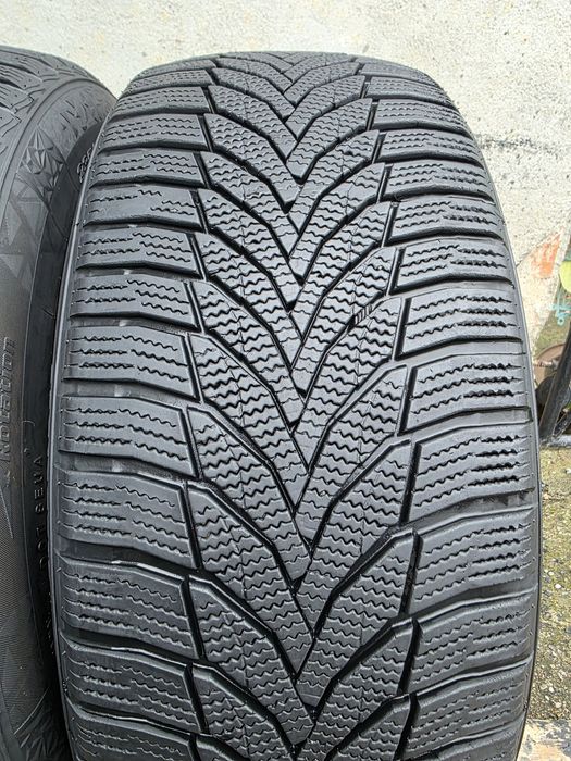 Vând două anvelope de iarna nexen  235 45 19  dot 2622