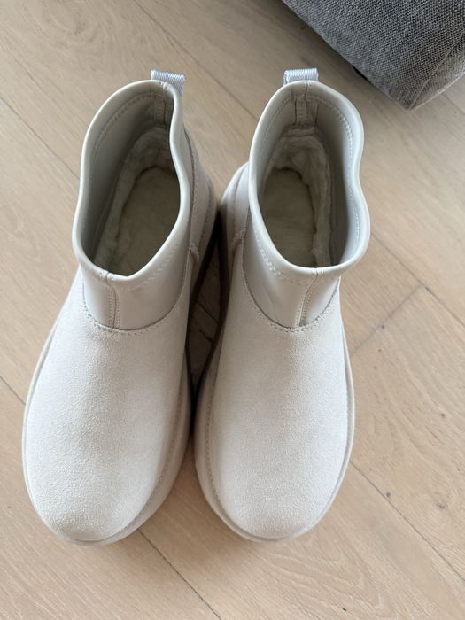Vand ugg marime 39
