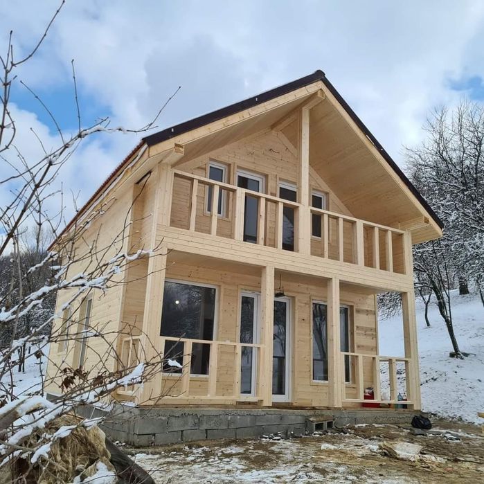 Vând cabană din lemn