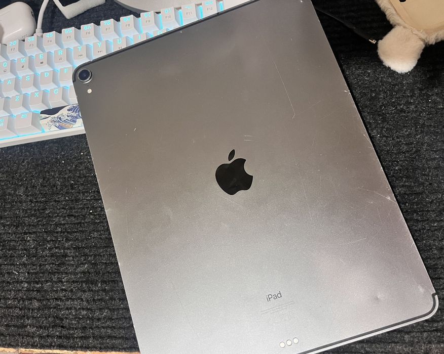 iPad Pro 12.9 Gen 3 (A1895) - Ecran Spart - Baterie 89%