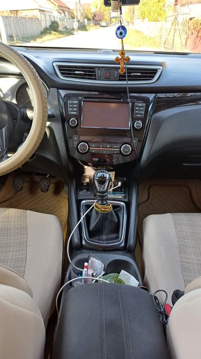 Nissan Qashqai 2017. Stare impecabilǎ, cutie manula, motor 1.5………….etc