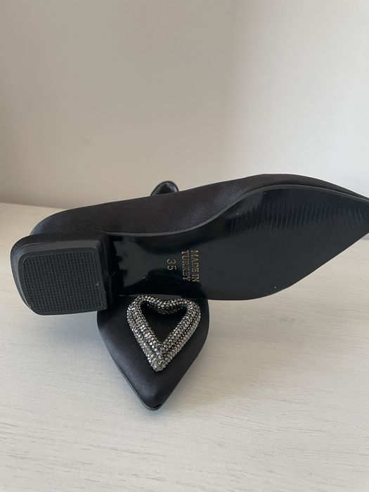 Balerini negri din satin