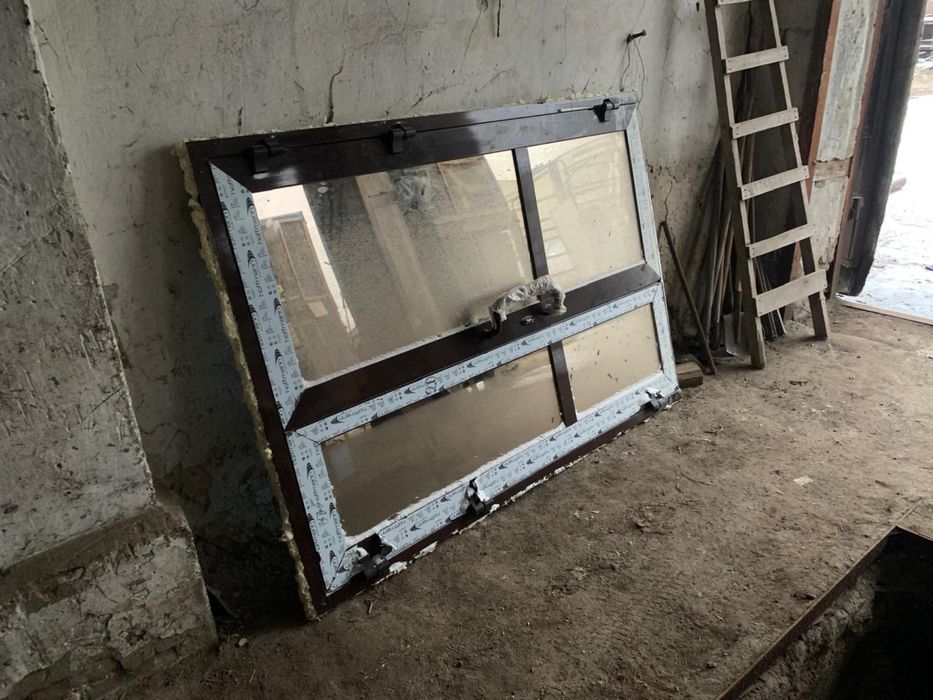 Алюминевая дверь