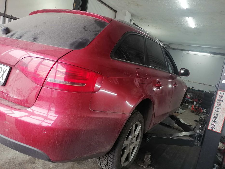 Продавам АУДИ А4 Б8 2009г на части.
