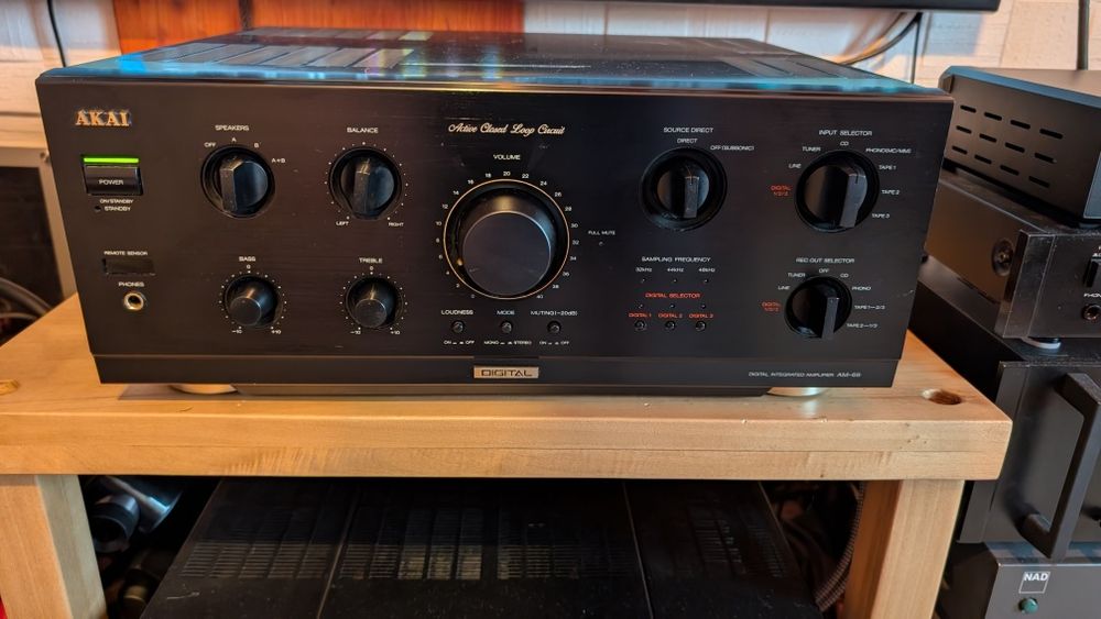 Akai am 69 ( schimb) cap de serie , dac integrat, telecomanda