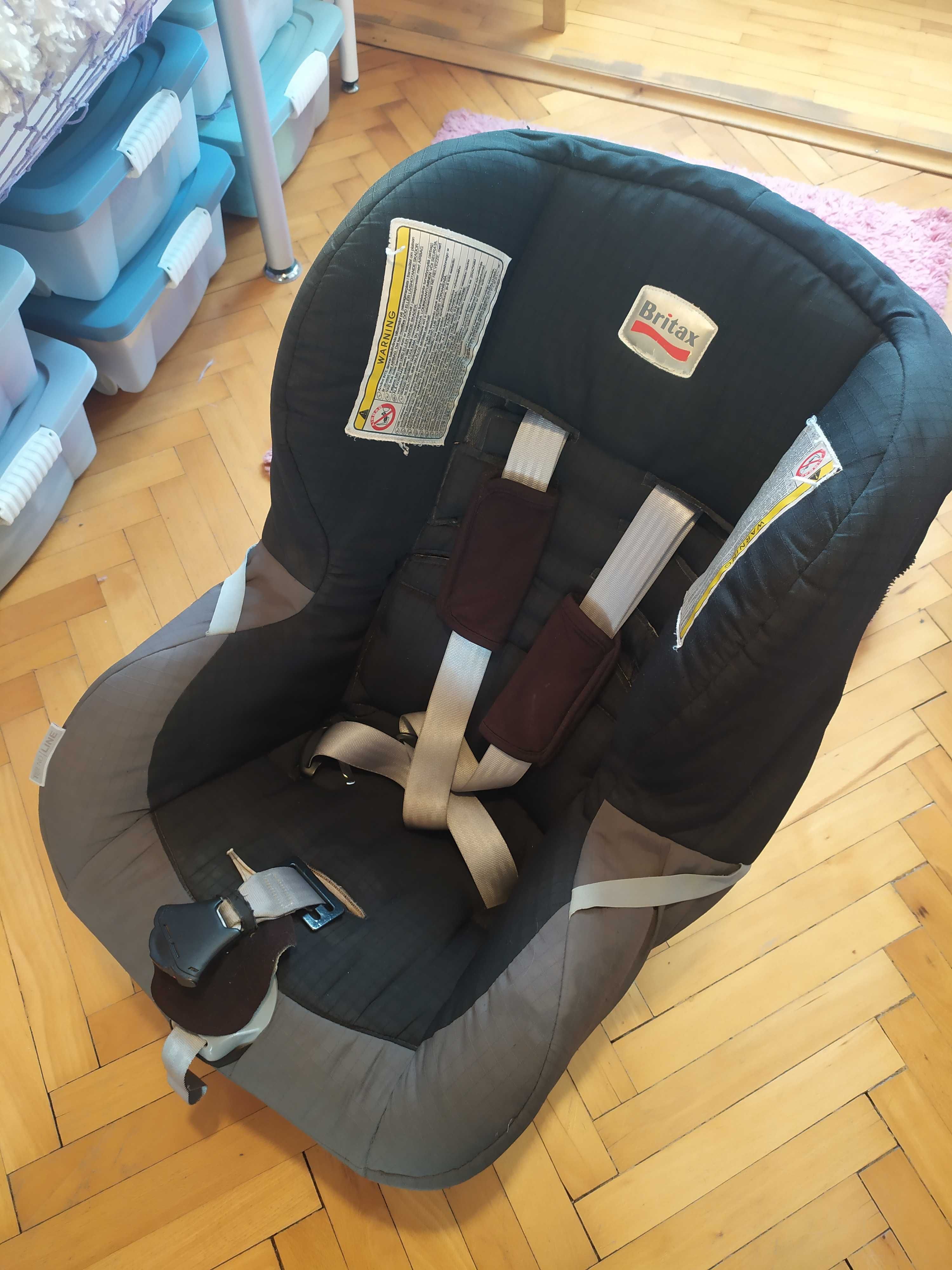 Столче за кола Britax с ПОДАРЪК електрически нагревател Canpol