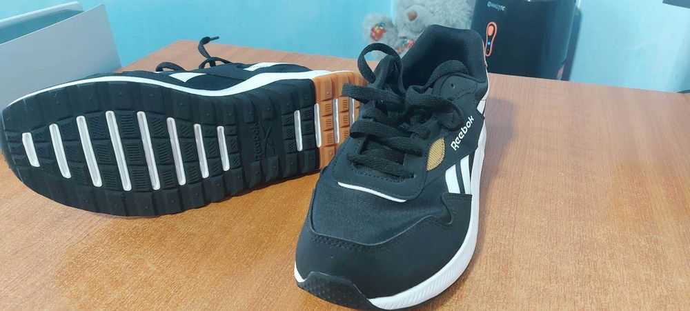 Adidasi diverse modele