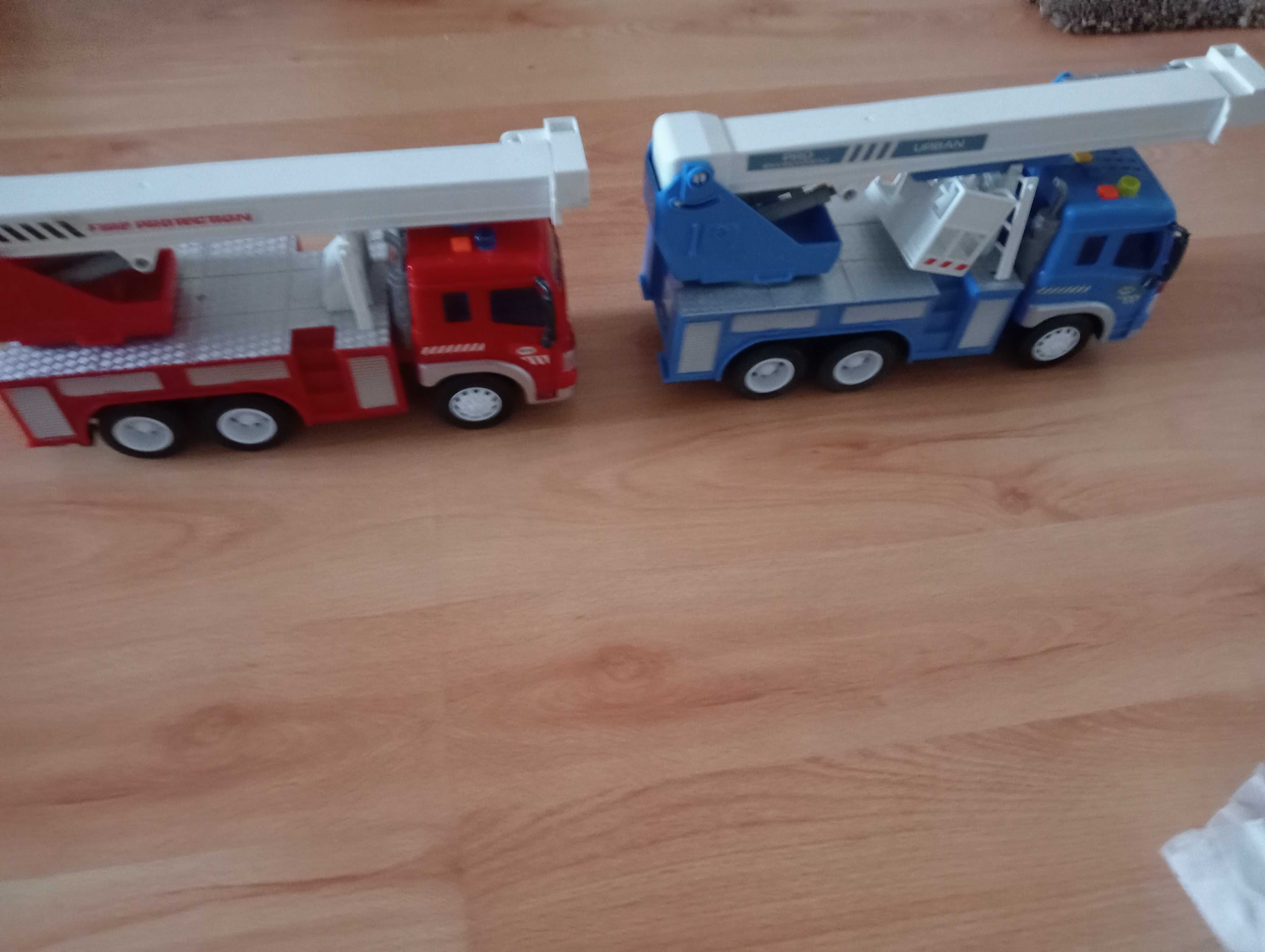 Monster truck cu telecomanda  și camioane cu baterii