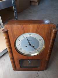 Старинен дървен стенен часовник метрон, запазен
