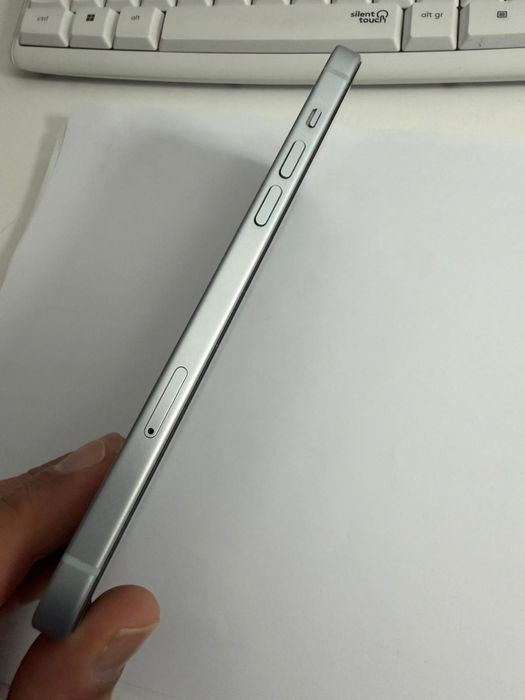 Vând iphone 15 Plus