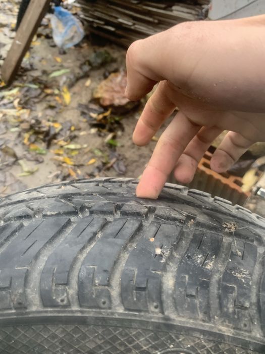 Vand 6 anvelope/cauciucuri auto in stare buna m+s