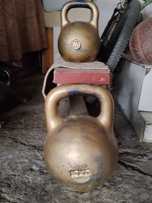 Продам гири 16 пара ,по отдельности не продаю