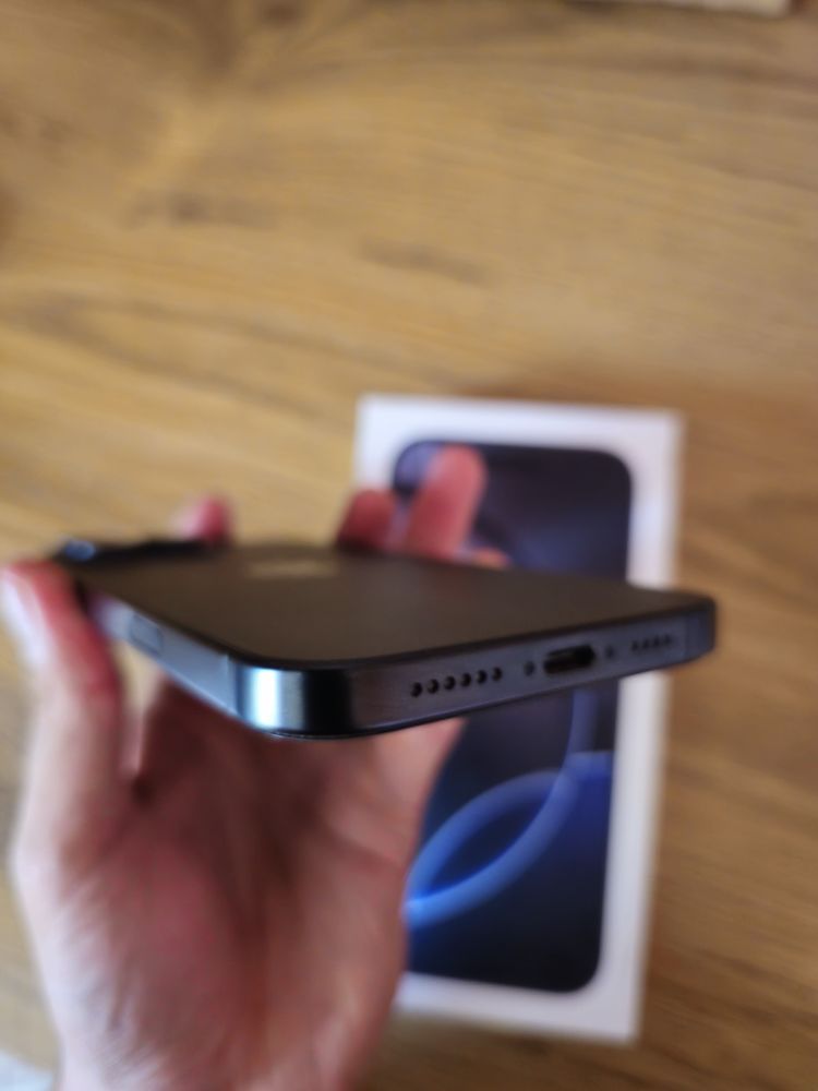 iPhone 16 Pro Max Black Titanium 256 GB LLA E SIM