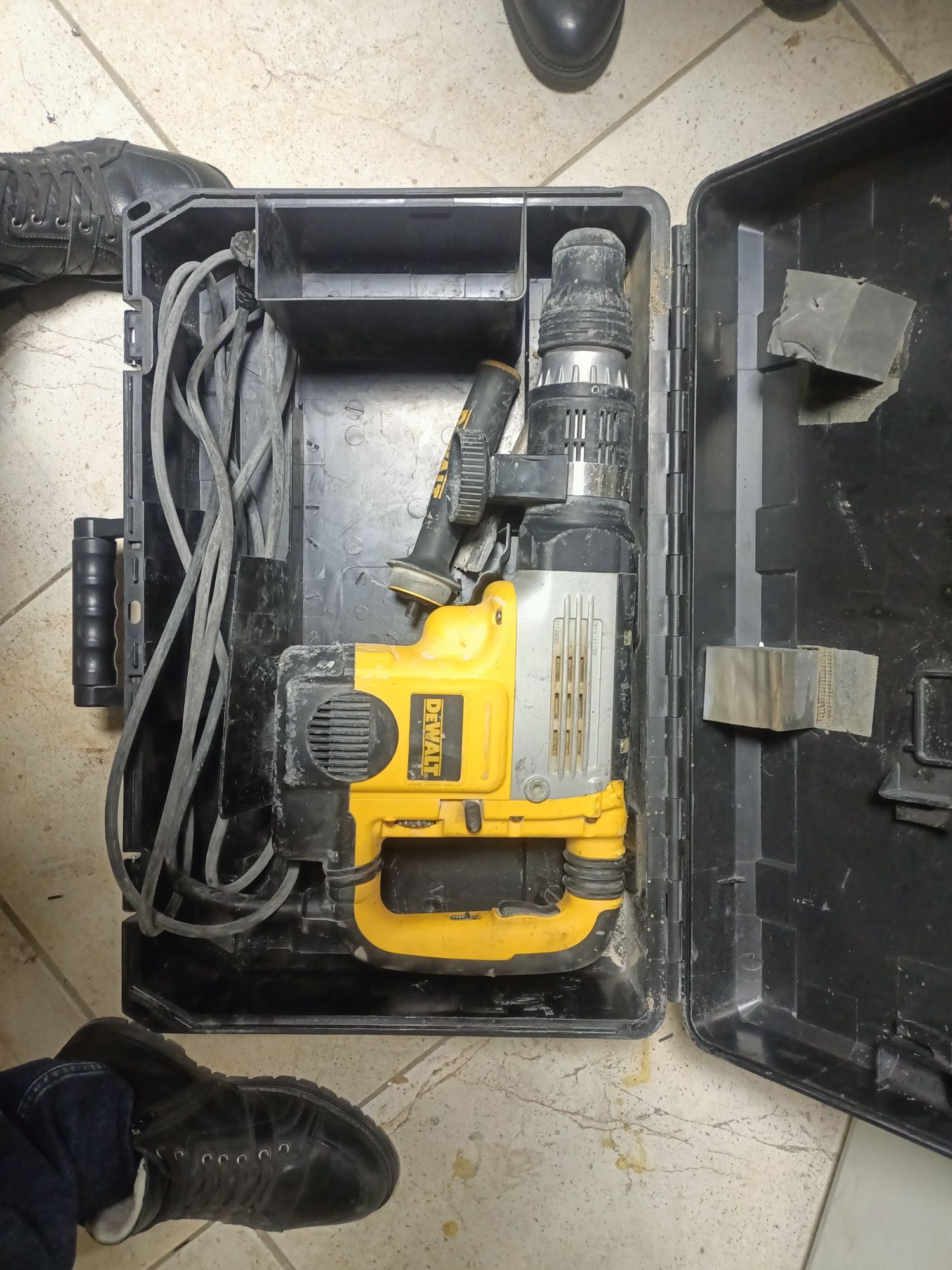 Перфоратор DeWalt D25762 бур 55 Bosch