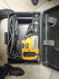 Перфоратор DeWalt D25762 бур 55 Bosch