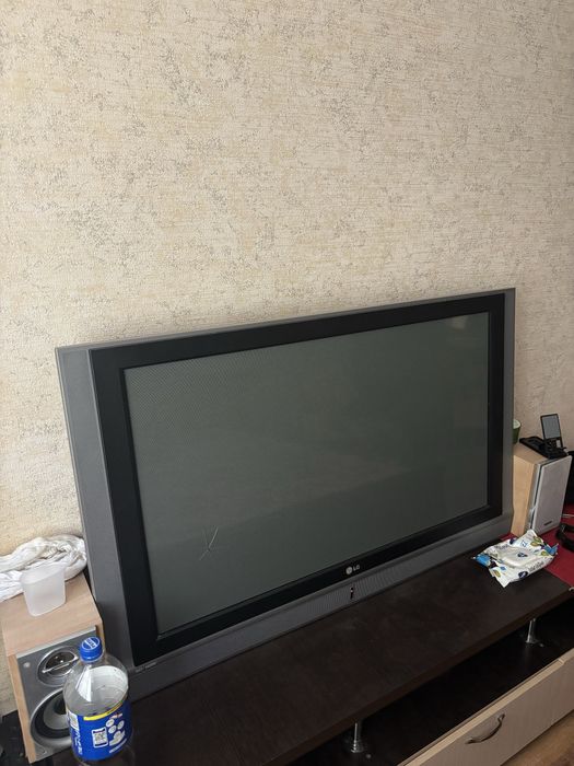 Рабочий Телевизор LG б/у самовызов
