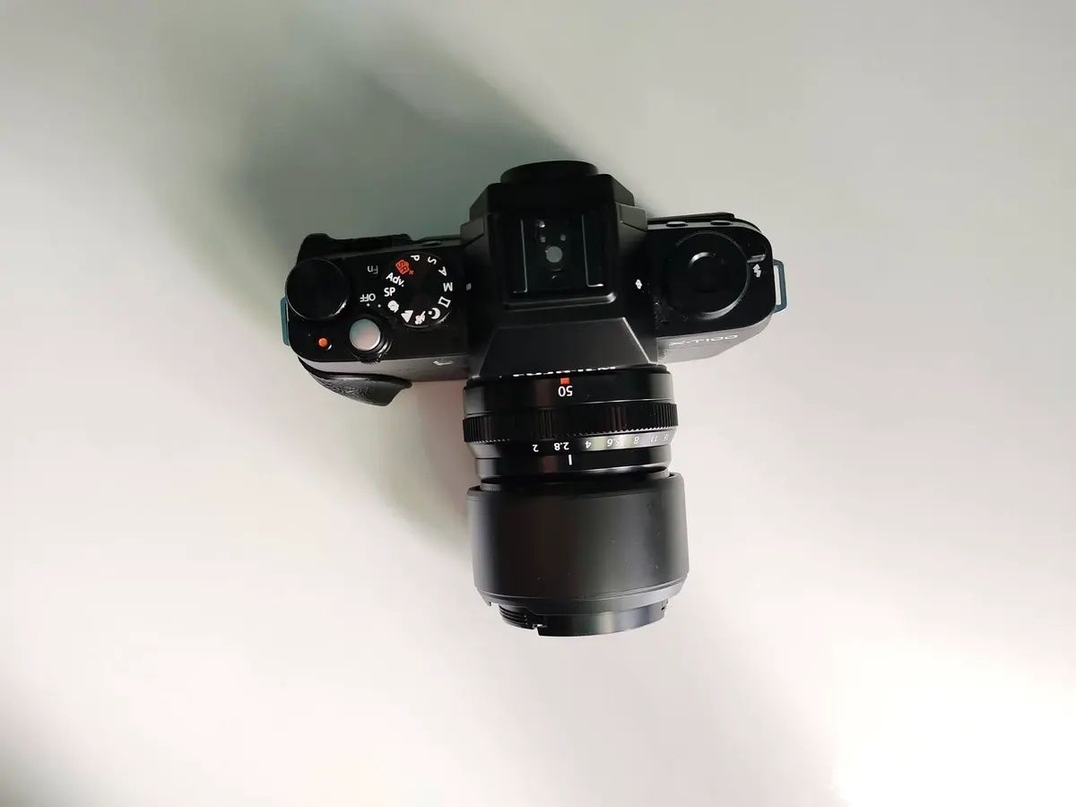 Продаю фотоаппарат FujiFilm X-T100 с двумя объективами
