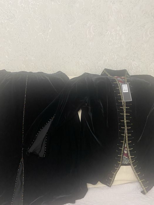 Продам велюровый костюм двойка.