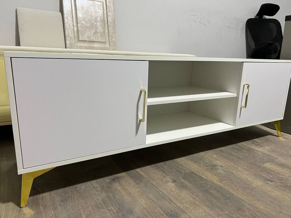 Пад тв тумба свет белие 1.60 см 53см 40см