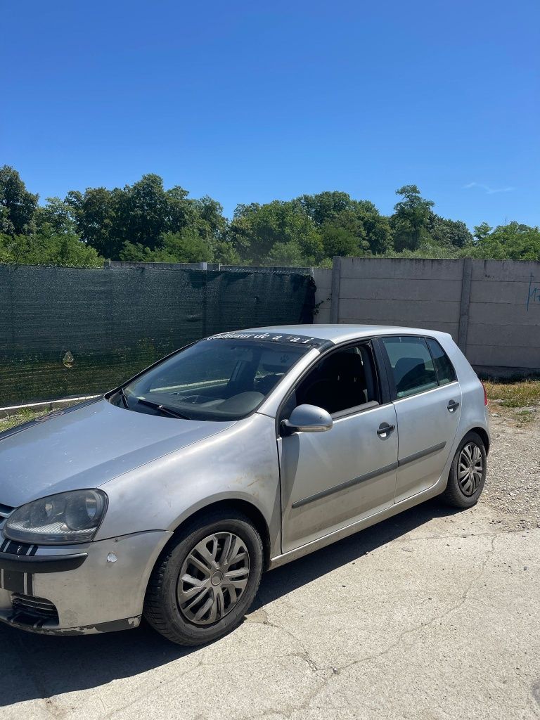 Dezmembrez vw golf V