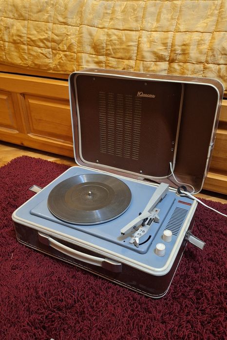 Ретро Грамофон Юность 301