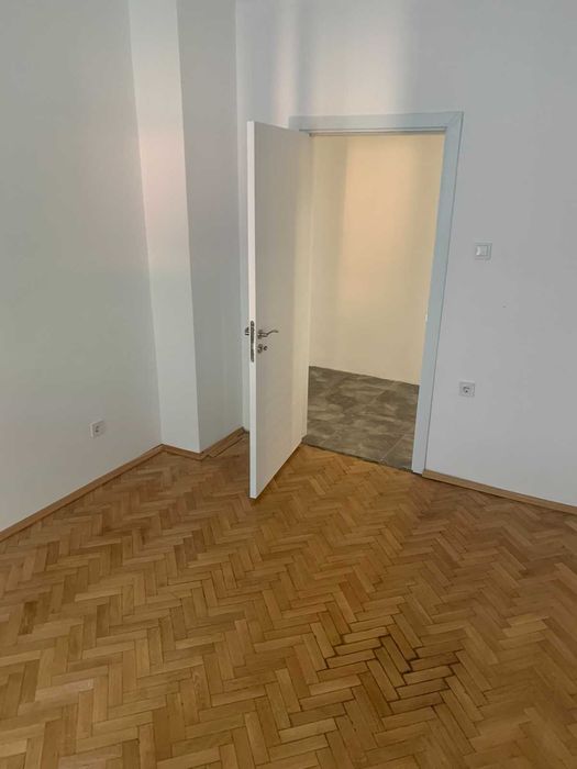 Продава се Многостаен апартамент в Бургас, Център - 110 кв.м за 1442 €/кв.м - Снимка #18