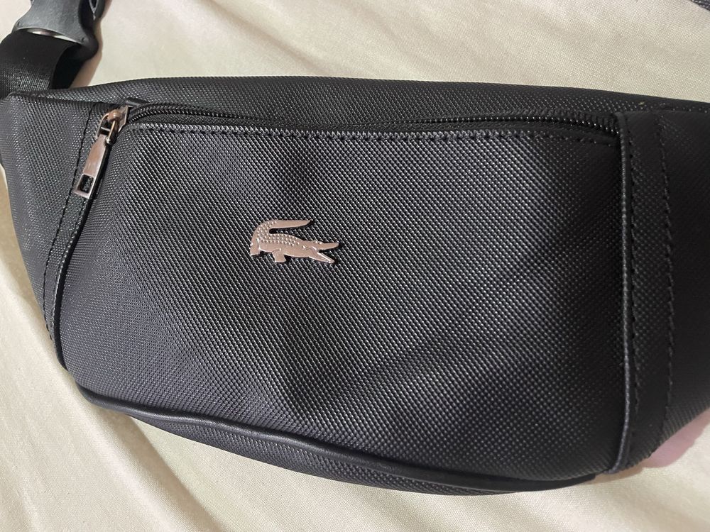 vand borseta Lacoste originala