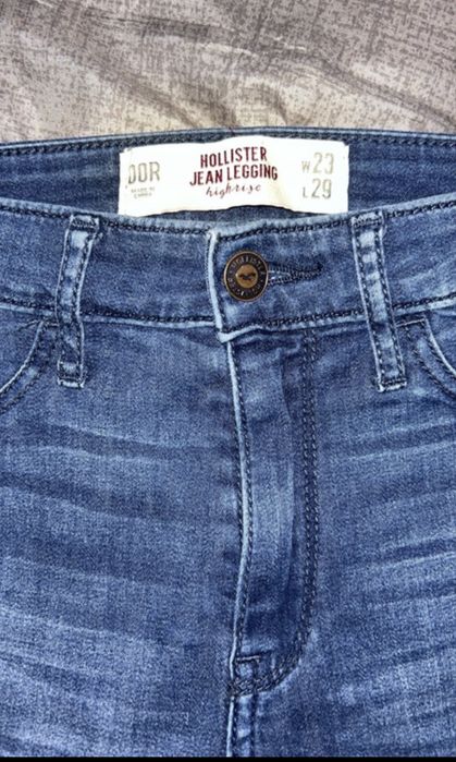 Pantaloni damă Hollister