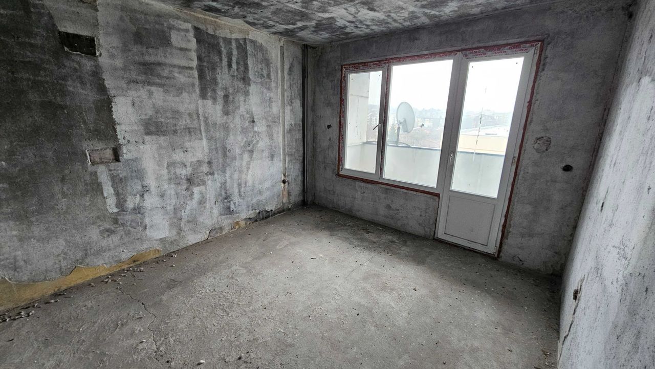 Продава се Тристаен апартамент в Разград, Освобождение - 78 кв.м за 981 €/кв.м - Снимка #2
