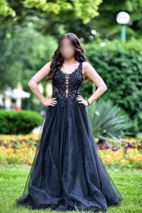 Абитуриентска/ бална дълга черна рокля с тюл и бродерия